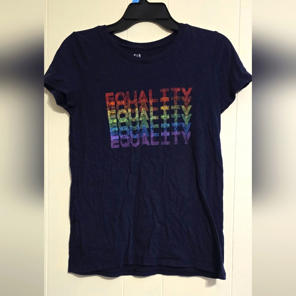Womens Gap Tee, Size Small